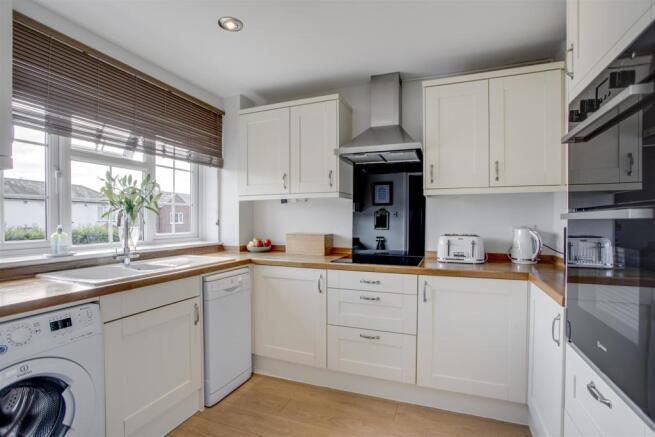 73 Littleworth Road Kitchen.jpg
