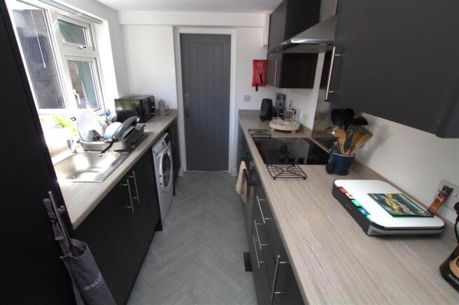 kitchen .jpg