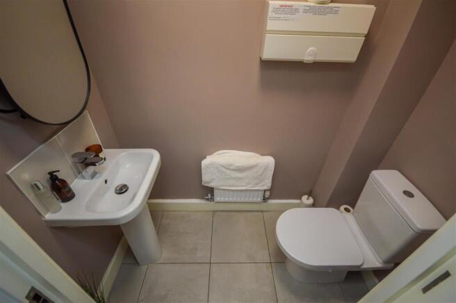 4 bed Semi-Detached for sale Image 6
