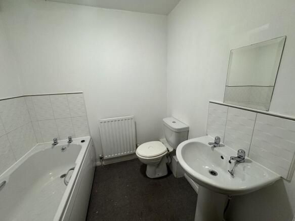 2 bed Flat to rent Image 8