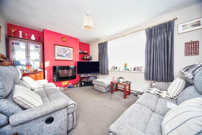 Lyneham Road, Luton photo 3