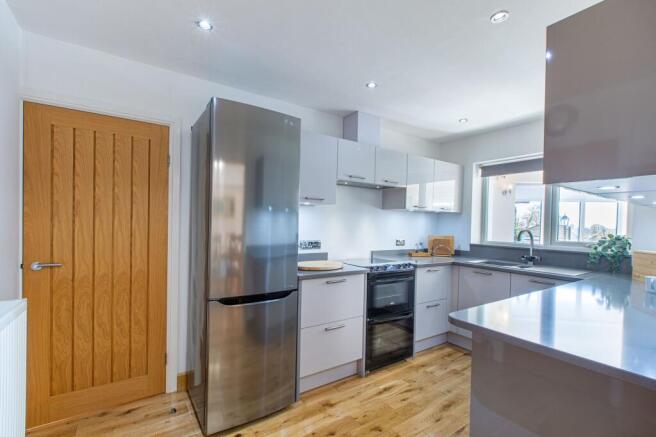 4 bed Detached for sale Image 4