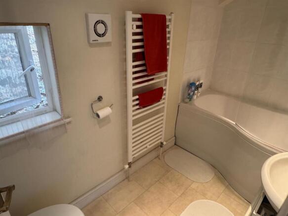 3 bed Terraced to rent Image 11