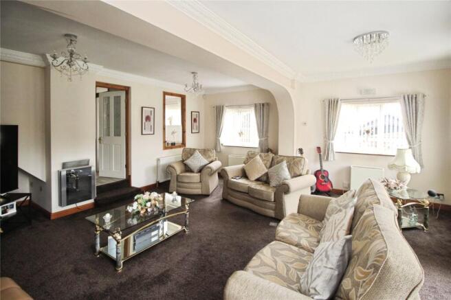 4 bed Detached for sale Image 12