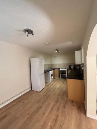 Kitchen 2.jpg