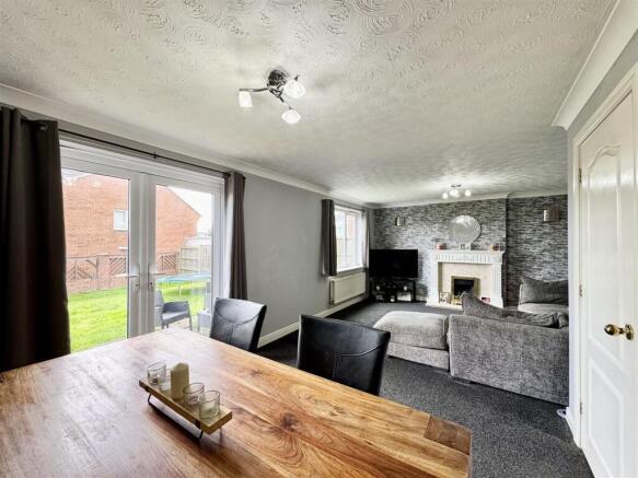 4 bed Detached for sale Image 11