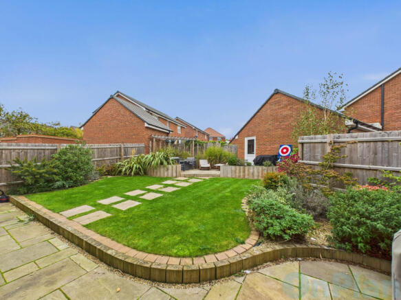 CAM04024G0-PR0038-STILL019