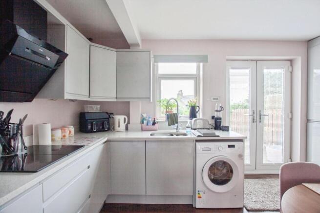 2 bed Semi-Detached for sale Image 9