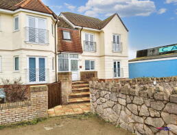 14, Holyrood Court, West Shore, Llandudno LL30 2BG