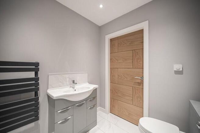4 bed Detached for sale Image 10