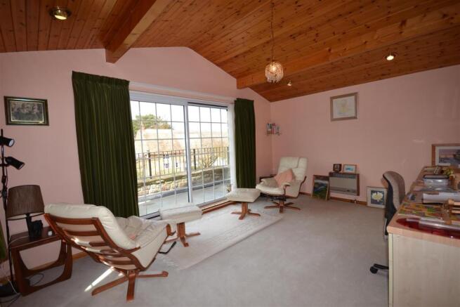 Family Room-Studio.J