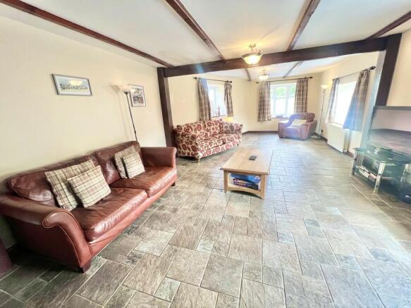 4 bed Cottage for sale Image 6