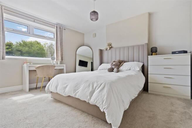 2 bed Semi-Detached for sale Image 6
