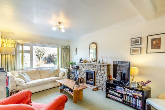 8551296-interior11.jpg