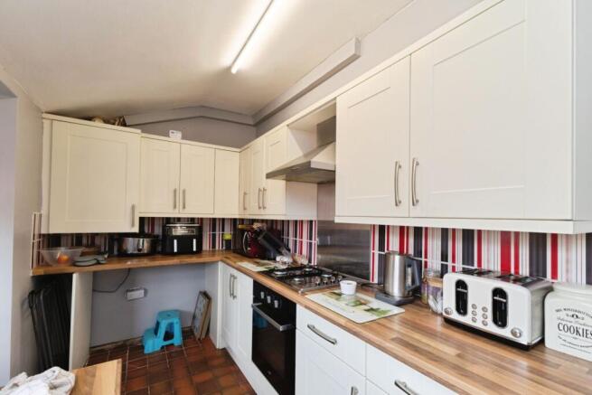 2 bed Semi-Detached Bungalow for sale Image 10