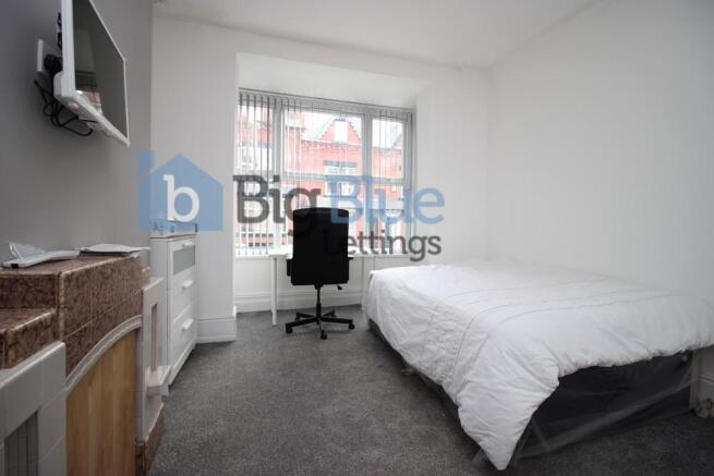 5 bed Terraced to rent Image 11