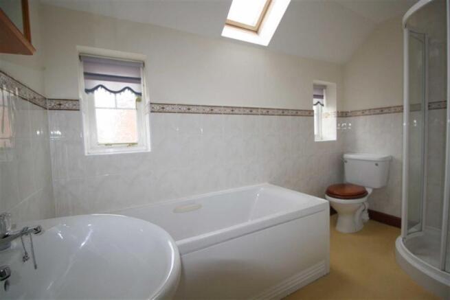 En-Suite Bathroom