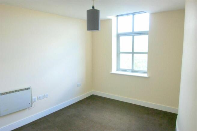 1 bed Apartment to rent Image 4