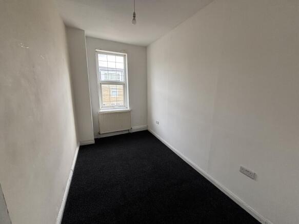 3 bed Terraced to rent Image 7