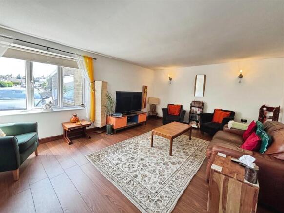 3 bed Detached for sale Image 3