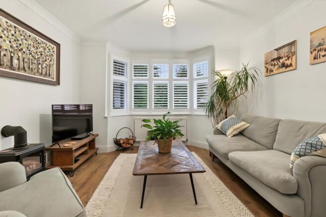 Milbourne Lane, Esher, KT10 photo 4