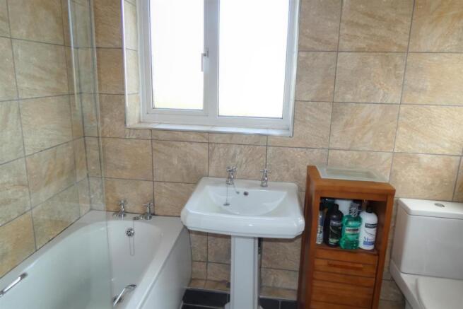 FAMILY BATHROOM