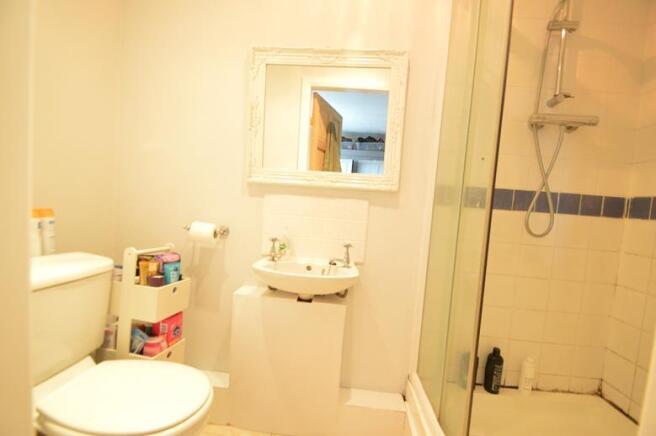 En-suite to master