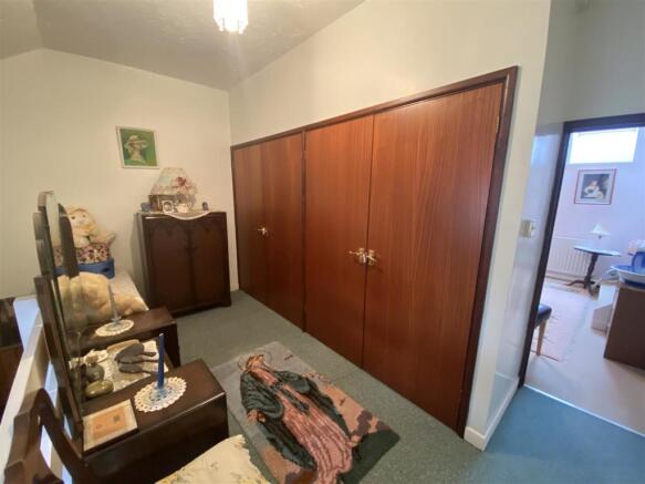 DRESSING ROOM