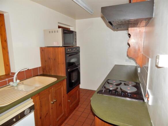 KITCHEN.JPG