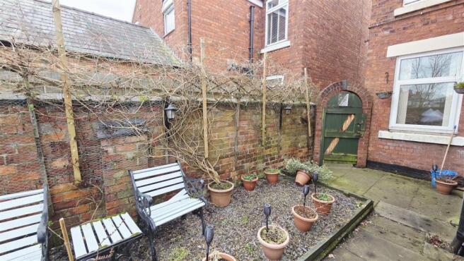 Communal Rear Garden