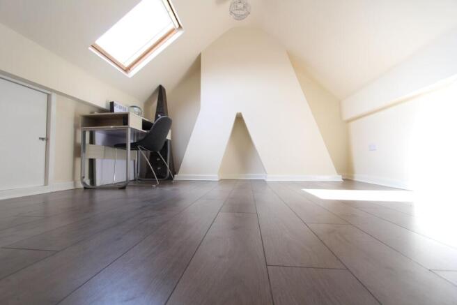 3 bed Semi-Detached to rent Image 12