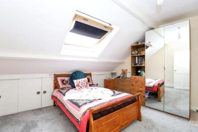 2 bed Flat for sale Image 4