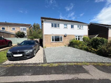 Adrian Close, Louth