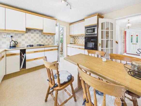 3 bed Detached for sale Image 6