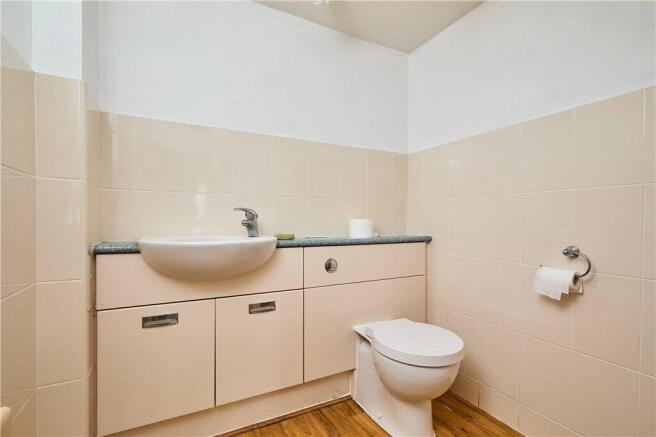 3 bed Town House for sale Image 7