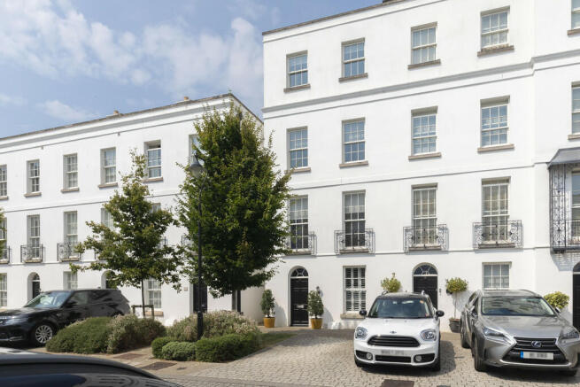 14 Regency Place-...