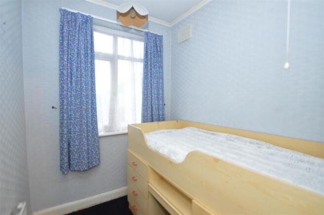 9 Villiers Avenue bed 3.JPG