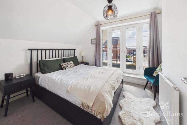 3 bed Semi-Detached for sale Image 6