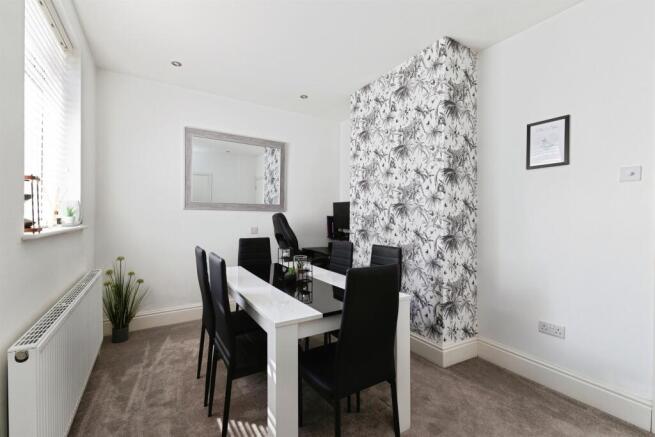 Endsleigh Drive, MIDDLESBROUGH photo 4