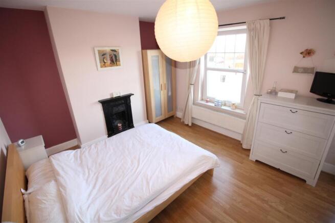 bedroom IMG_2011.JPG