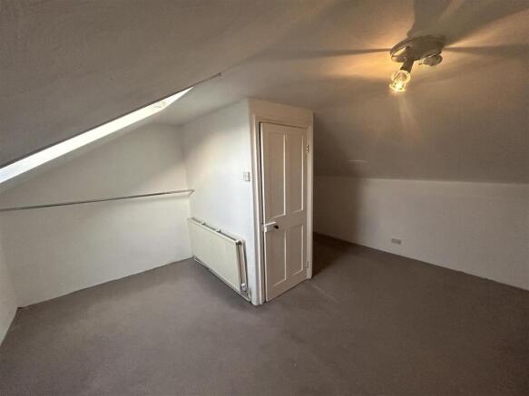 3 bed Terraced to rent Image 11