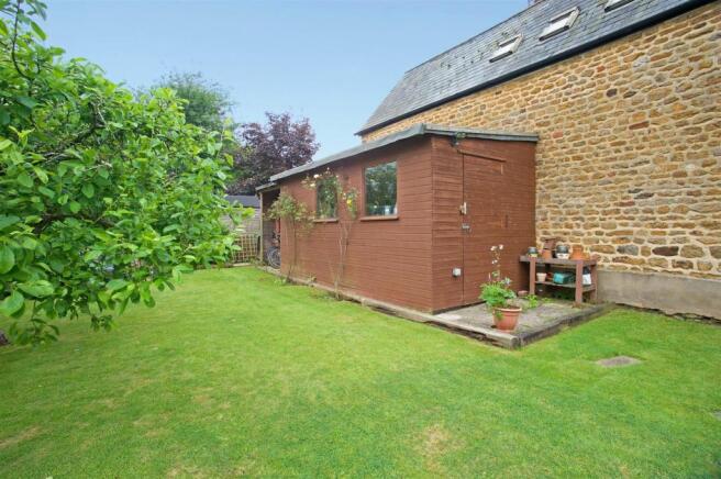 Throstle Cottage fpz