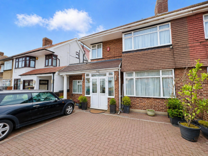 Crosslands Avenue, Southall, UB2