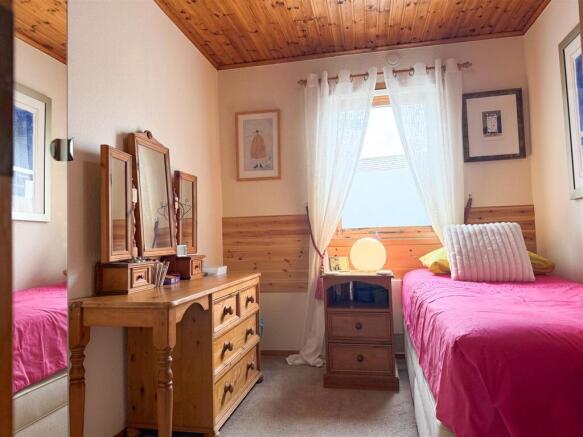 2 bed Chalet for sale Image 12