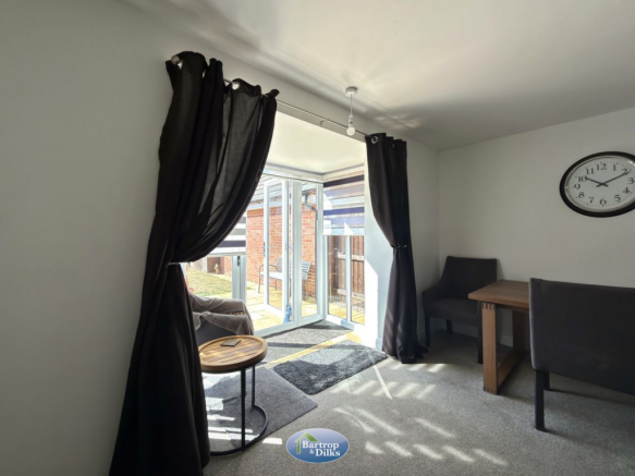 4 bed Semi-Detached for sale Image 11