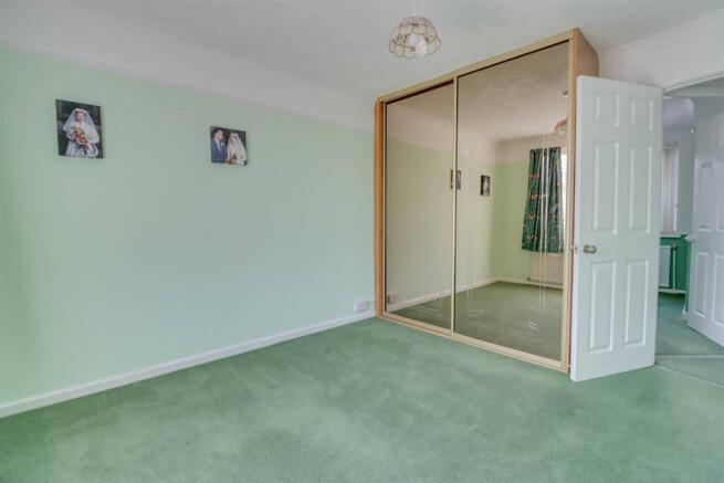 41 ELIZABETH DRIVE INSIDE-4.jpg
