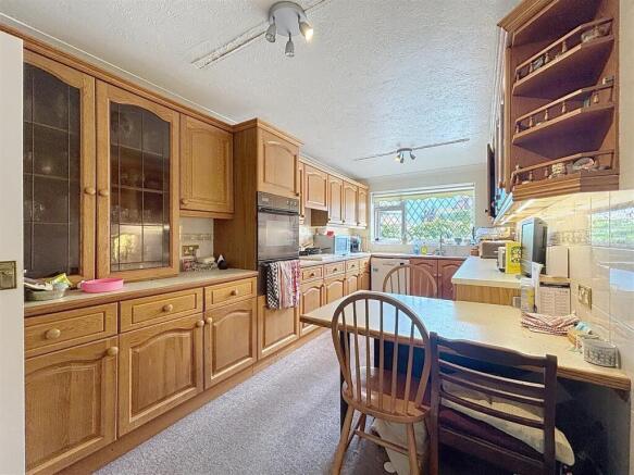 4 bed Detached for sale Image 7