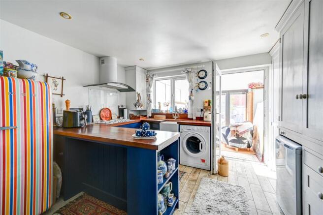 Kitchen alternative angle.jpg