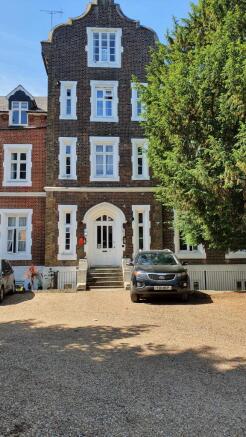 Flat 9, 53 Upton Park