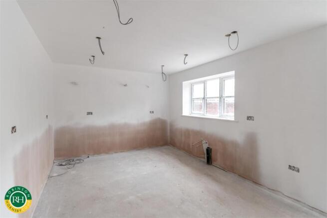 4 bed House for sale Image 11
